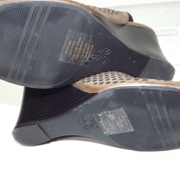 Simply VERA Light Camel Wedge Heels Shoes  Size 8 - Picture 3 of 8